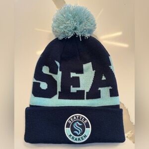 Seattle Kraken ICE32 Navy & Ice Blue Pom Beanie